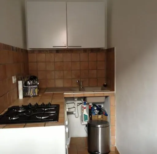 Location Studio Place Du Marche 4Eme Etage