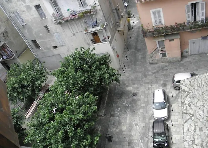 Location Studio Place Du Marche 4Eme Etage