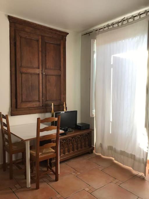 Location Place Du Marche 4eme Etage Apartment *