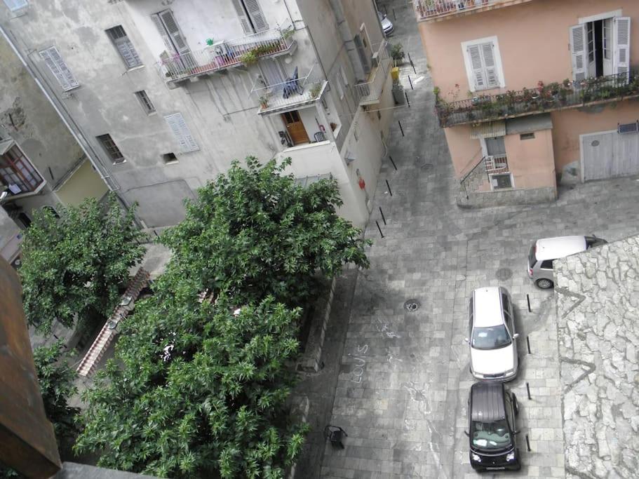 Apartment Location Place Du Marche 4eme Etage Bastia (Corsica)