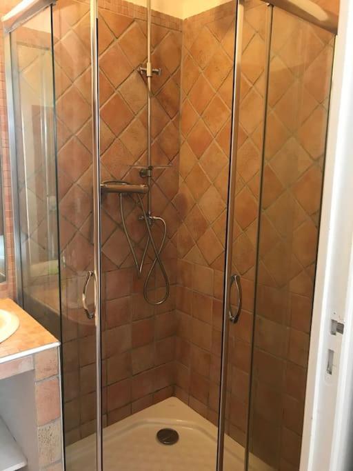 Apartment Location Place Du Marche 4eme Etage